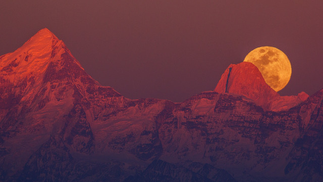 Full moon mountain range red free wallpaper - medium preview image