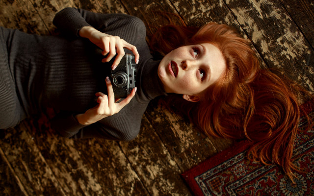 Redhair camera surprised blueeyes lips free wallpaper - medium preview image