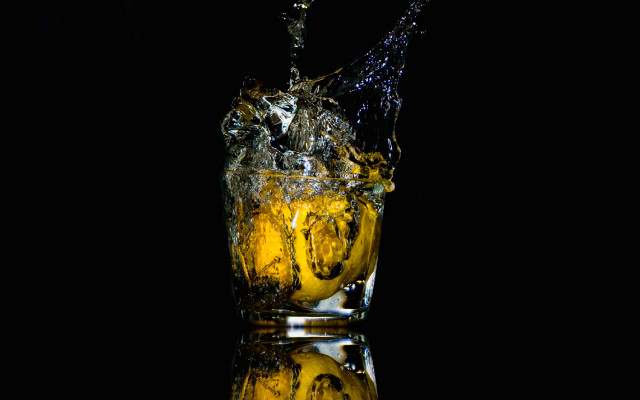 Glass water yellow liquid splash free wallpaper - medium preview image