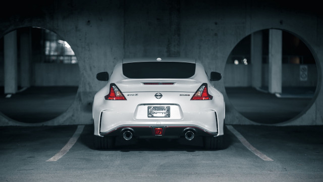 White car parking garage round free wallpaper - medium preview image