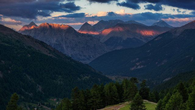Mountain range sunset forest lake free wallpaper - medium preview image