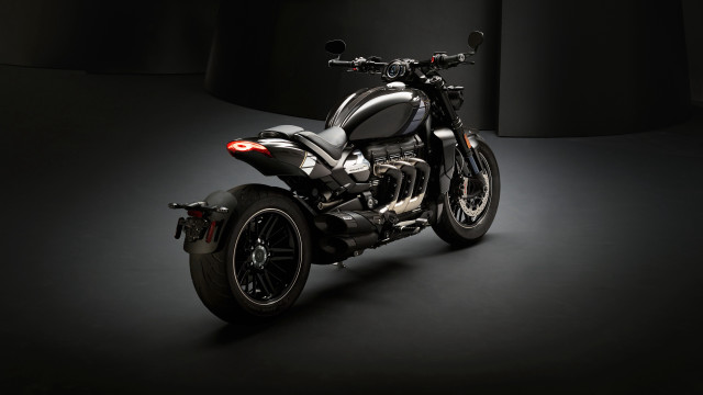 Motorcycle darkroom blackbackground blackfloor cgstudio free wallpaper - medium preview image