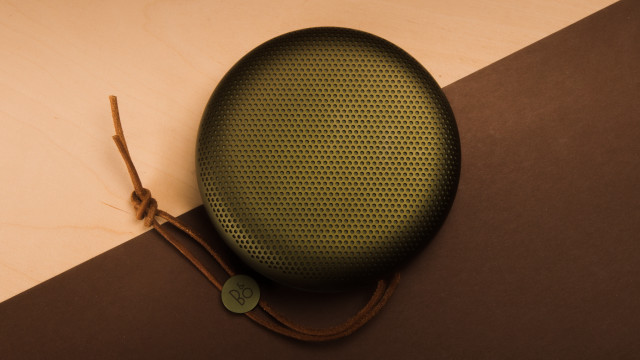 Green speaker wooden table string free wallpaper - medium preview image