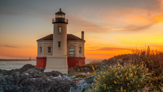 Lighthouse rocky shore sunset ocean #5 free wallpaper - medium preview image