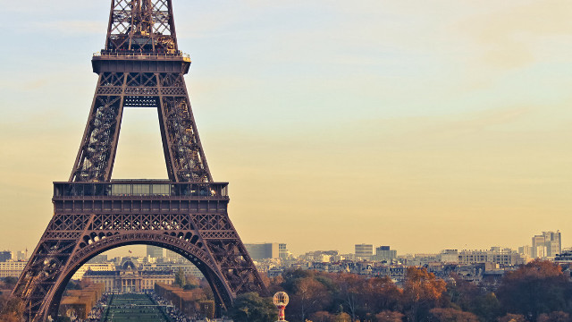 Tall tower clock cityscape river free wallpaper - medium preview image