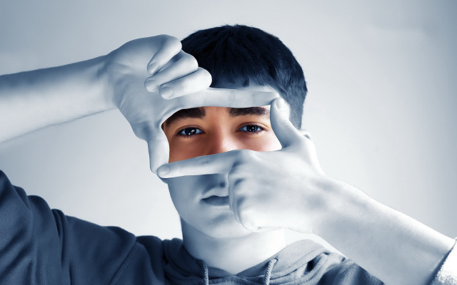 Man holding eyes bandage gloves free wallpaper - medium preview image