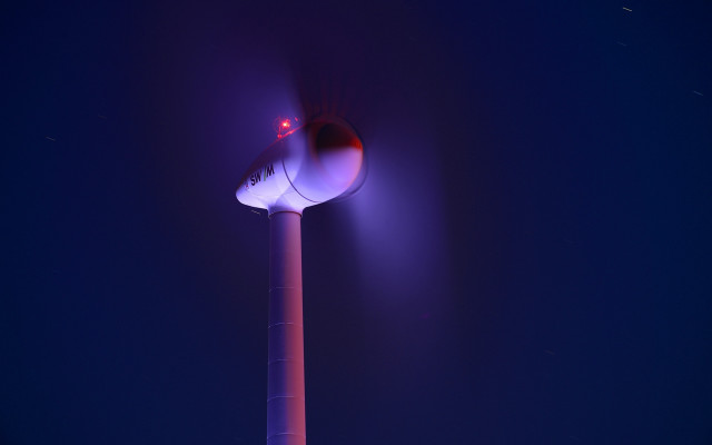 Tall tower red light night free wallpaper - medium preview image