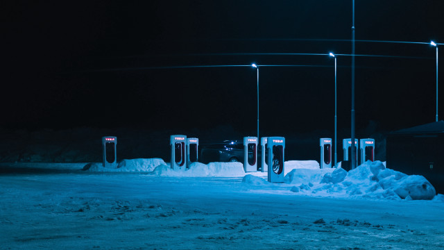 Snowy poles night lights desolate free wallpaper - medium preview image