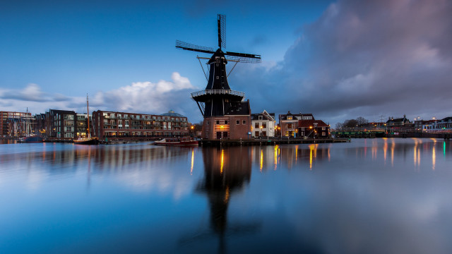 Windmill water city night reflection free wallpaper - medium preview image