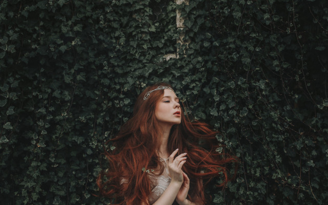 Redhead woman white dress headband free wallpaper - medium preview image