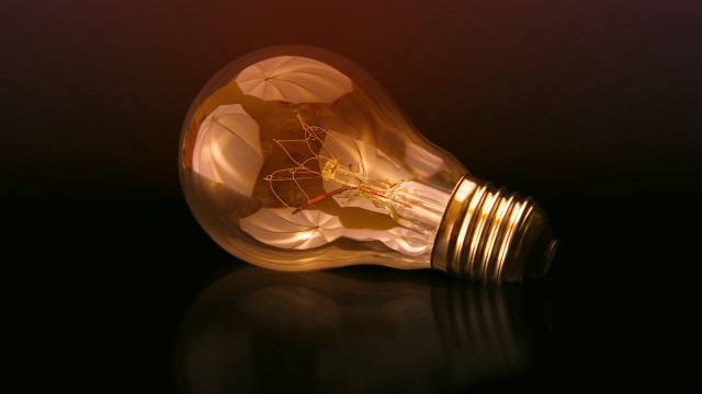 Light bulb black background red free wallpaper - medium preview image