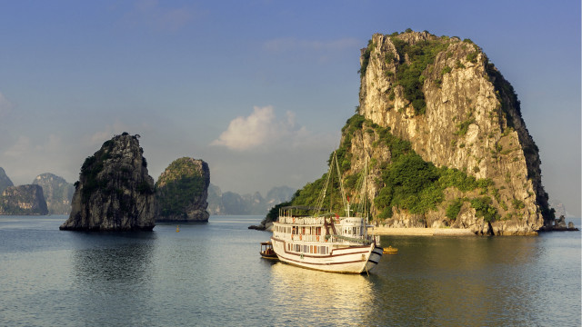 Boat mountain rock ruins scenery free wallpaper - medium preview image