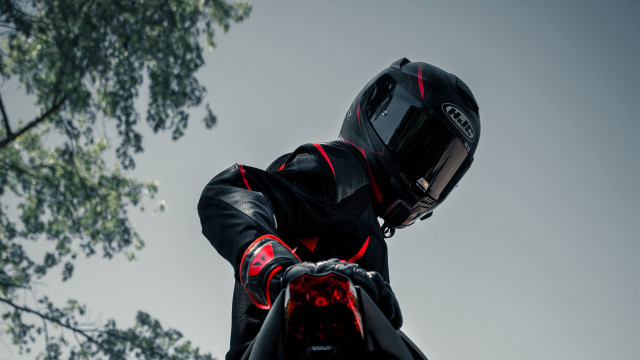 Motorcycle helmet outdoors snow gradient free wallpaper - medium preview image