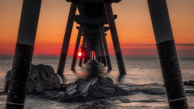 Pier red light rock sunset free wallpaper - medium preview image