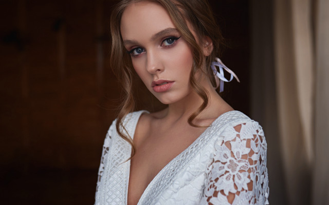 Elina karimova blue eyes white #2 free wallpaper - medium preview image
