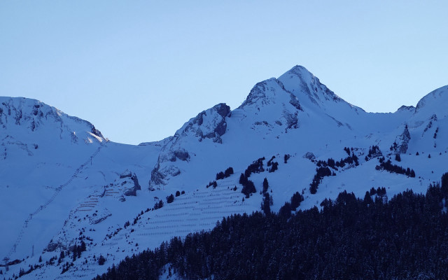 Snowy mountain ski lift night free wallpaper - medium preview image