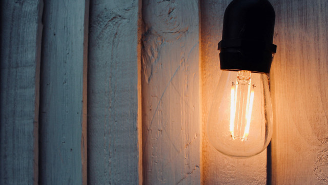 Light bulb wooden wall white free wallpaper - medium preview image