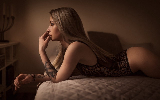 Woman tattoo bed model 3d free wallpaper - medium preview image