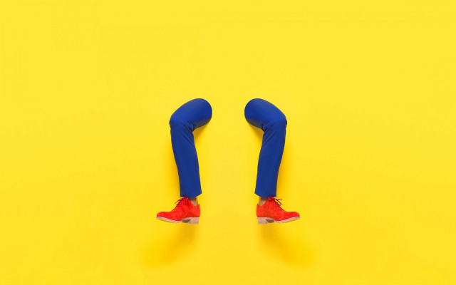 Blue legs red shoes yellow free wallpaper - medium preview image