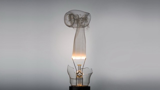 Light bulb stem sculpture gradient free wallpaper - medium preview image