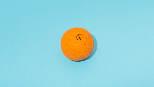 Orange smiley blue background 3d free wallpaper - medium preview image