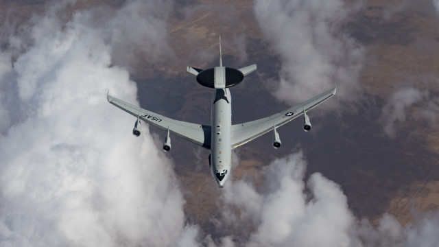 Ei q jet cloudy sky free wallpaper - medium preview image