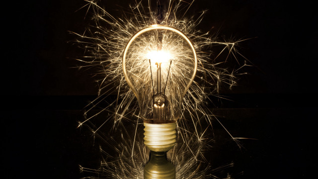 Lightbulb sparklers reflection night ferriswheel free wallpaper - medium preview image