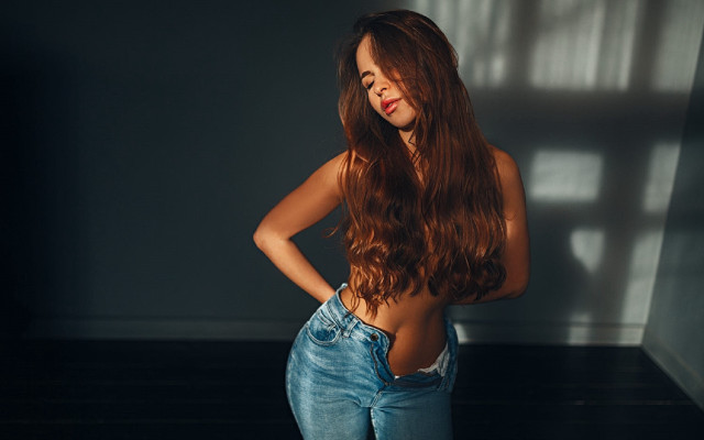 Long hair woman pose polaroid free wallpaper - medium preview image