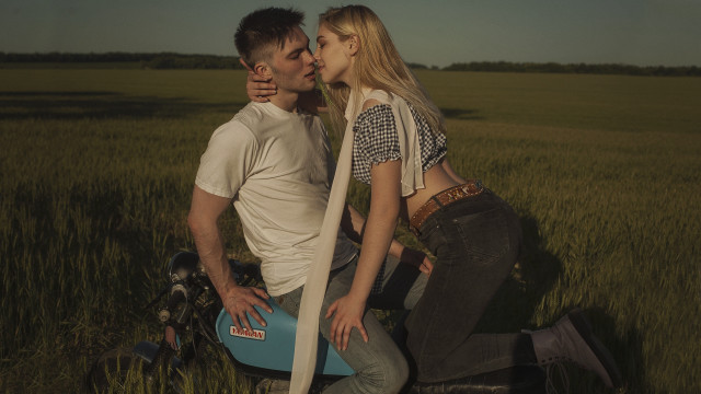 Blue motorcycle field krupa tom free wallpaper - medium preview image