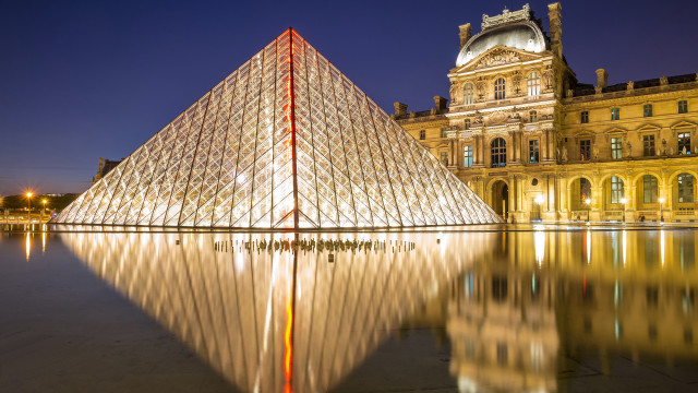 Pyramid reflection night paris clock free wallpaper - medium preview image
