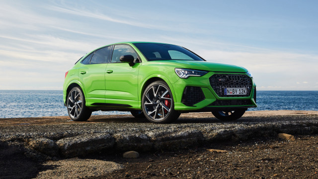 Bright green car beach ocean free wallpaper - medium preview image