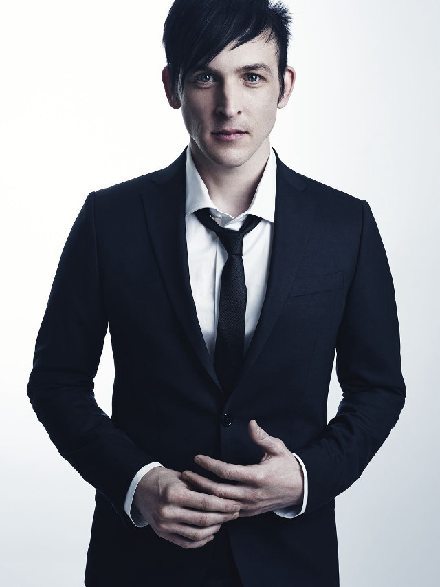 Man suit tie posing picture #17 free wallpaper - medium preview image