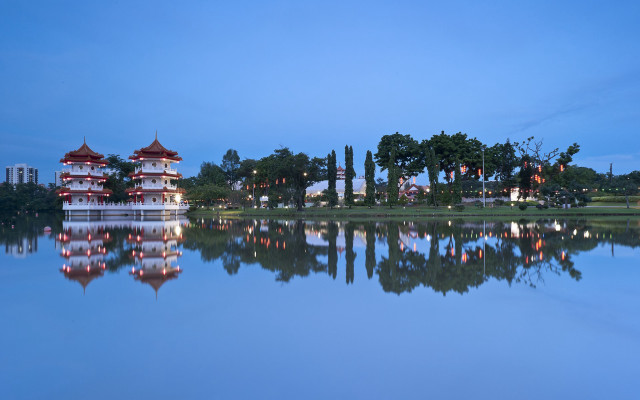 Lake building trees blue sky free wallpaper - medium preview image