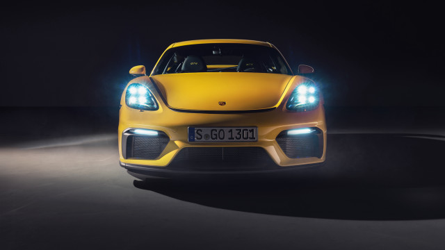 Yellow sports car spotlight panfuturism free wallpaper - medium preview image
