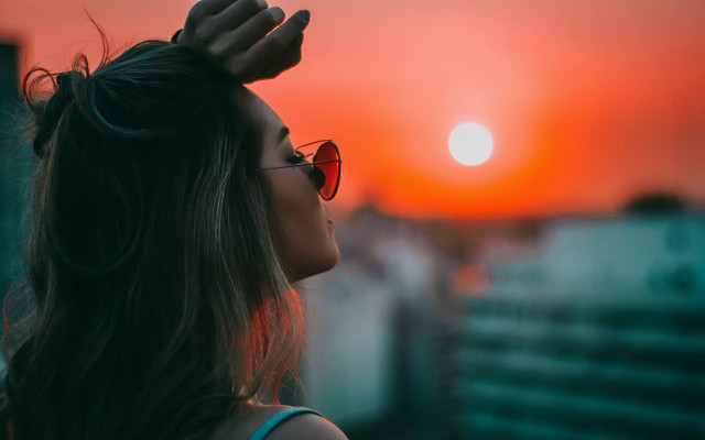 Woman sunglasses sunset wind blurry free wallpaper - medium preview image