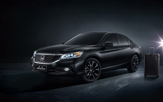 Black car suitcase shining light free wallpaper - medium preview image