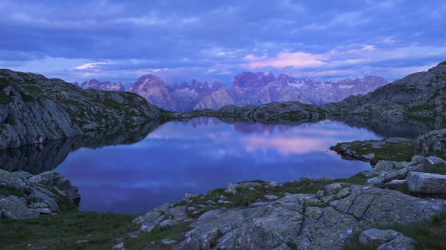Lake mountains cloudy sunset forest free wallpaper - medium preview image