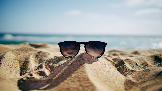 Sunglasses beach ocean sunny day free wallpaper - medium preview image