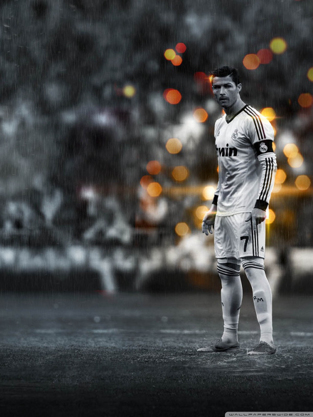 Man soccerfield rain whiteuniform soccerball free wallpaper - medium preview image