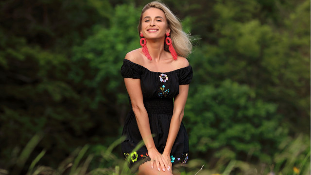 Elina karimova black dress field free wallpaper for desktop - medium preview image