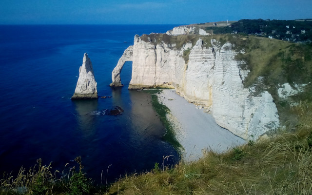 Large water rocky cliff boat free wallpaper - medium preview image