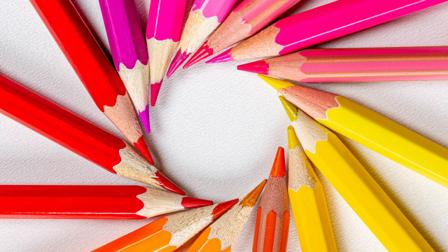 Colored pencils circle childs drawing free wallpaper - medium preview image
