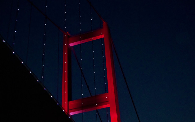 Red light bridge night blue free wallpaper - medium preview image