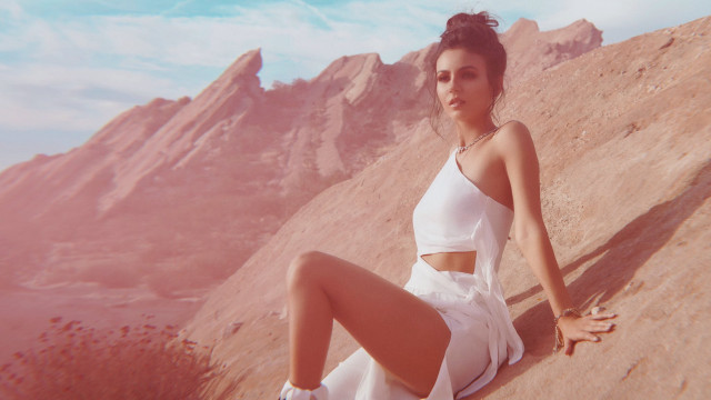 Woman white dress rock desert free wallpaper - medium preview image