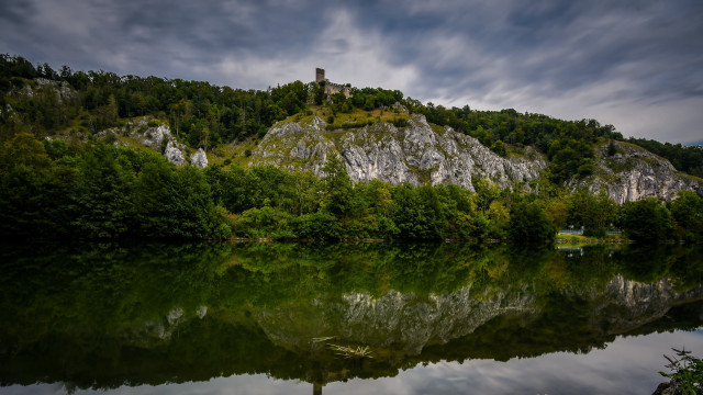 Lake forest castle cloudy sky free wallpaper - medium preview image