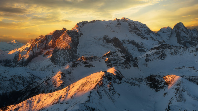Snowy mountain range plane sunset free wallpaper - medium preview image