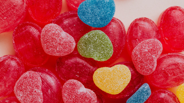 Heart candy pile table heartbar free wallpaper - medium preview image