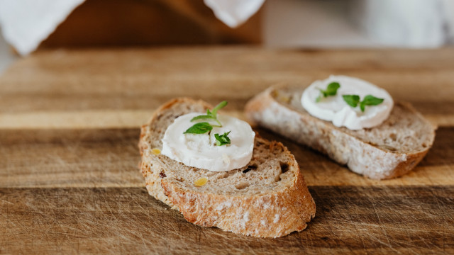 Bread cream cheese leaves cuttingboard free wallpaper - medium preview image