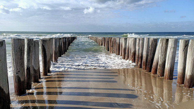 Pier ocean waves cloudy sky free wallpaper - medium preview image