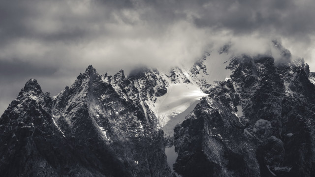 Mountain range snow clouds sky #3 free wallpaper - medium preview image